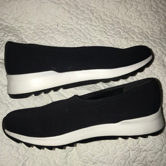 Eileen Fisher slip on sneaker - Picture 3 of 6